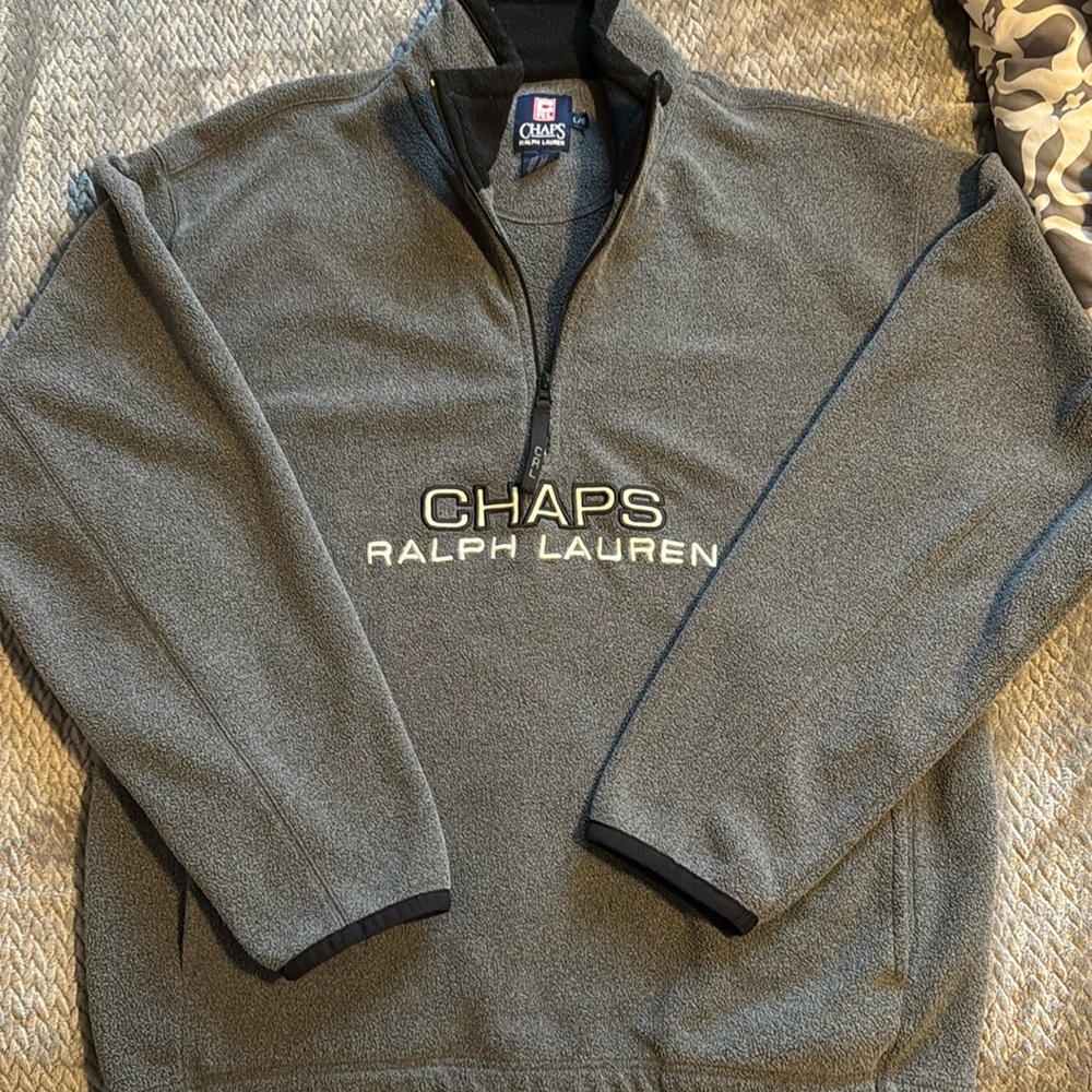 Chaps Ralph Lauren large long sleeve pullover with pockets and front logo